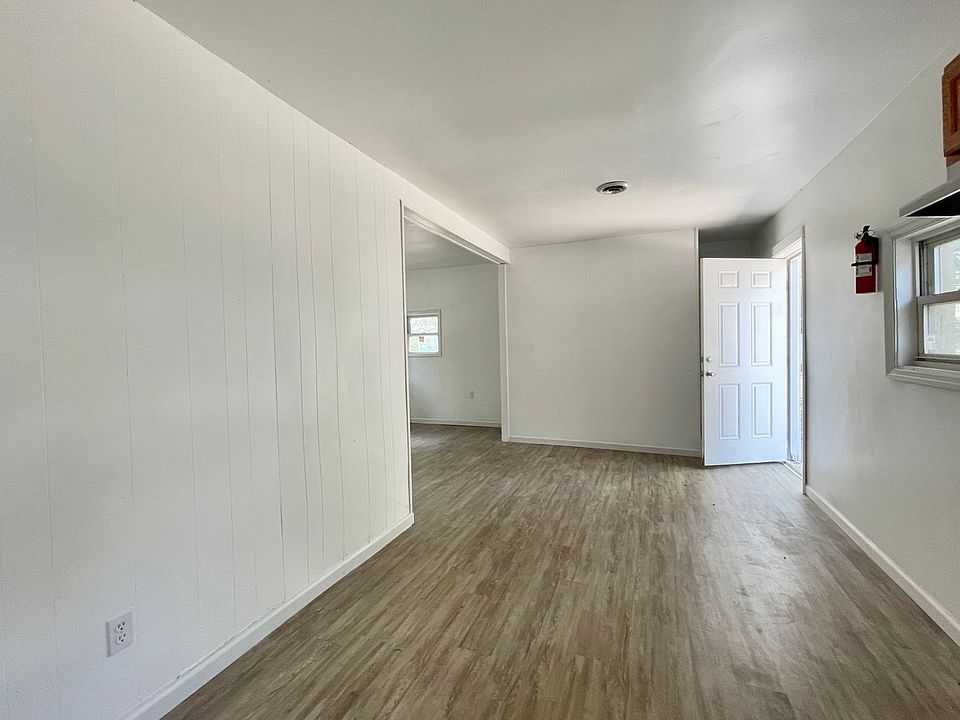 413415 E BROAD ST 413415 Broad St E Millville NJ Zillow