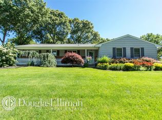 21 Reeves St, Smithtown, NY 11787