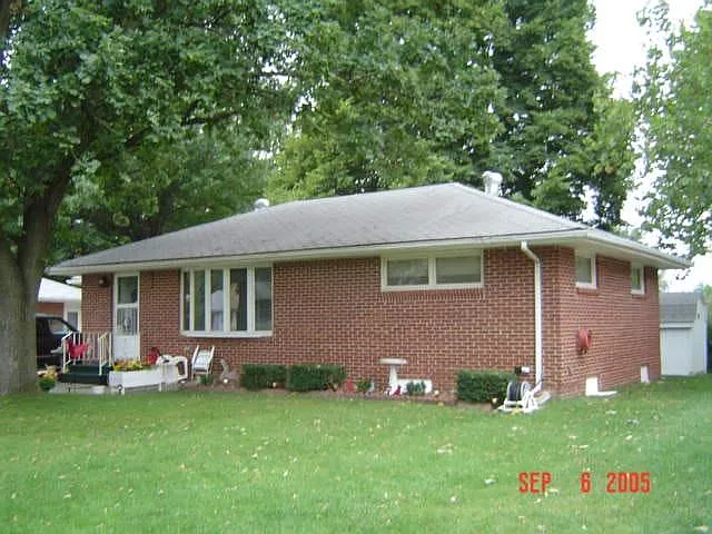 3 bed, 1800 sqft, $1,850 — Photo 1