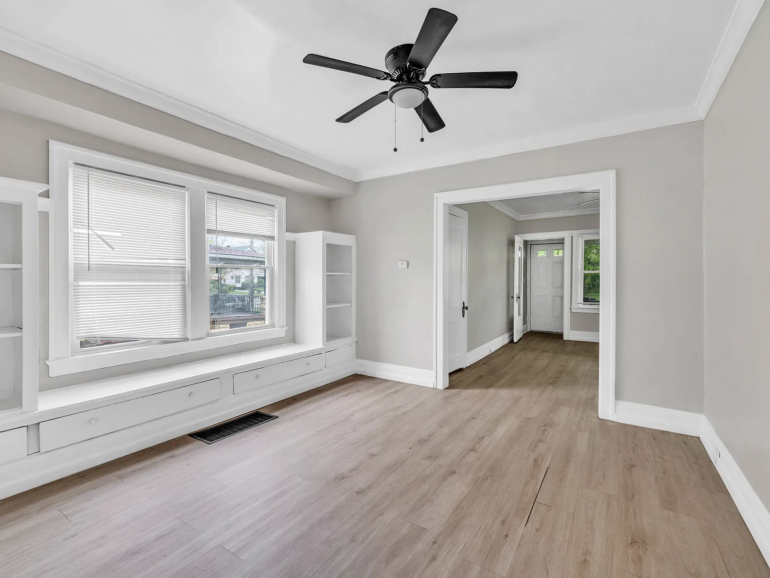 3 bed, $1,400 — Photo 4