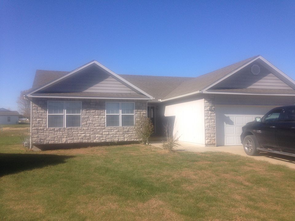 1st image of 2703 E Hickory Ct