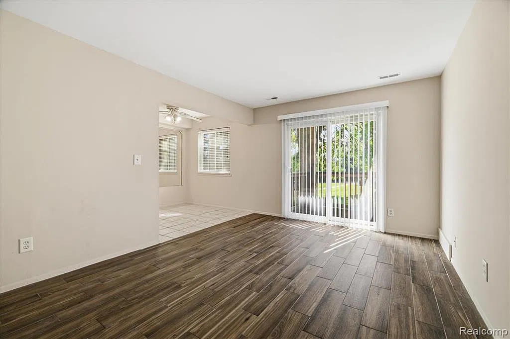 45250 Keding St — Photo 3