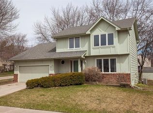 9647 Quail Rdg, Urbandale, IA 50322