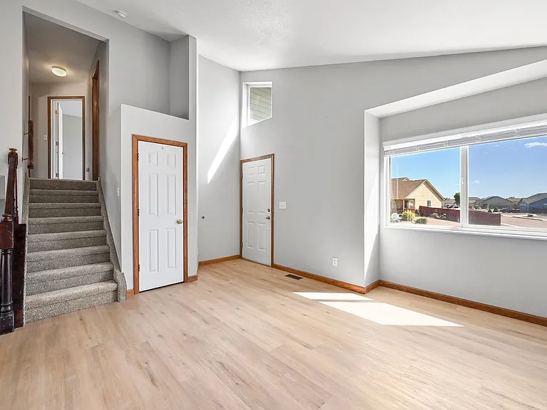 4907 Brant Rd — Photo 3
