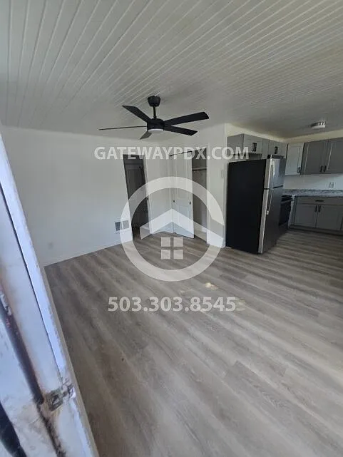 843 Liberty Street. NE — Photo 2
