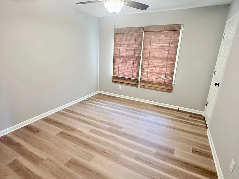 165 Conrad Dr — Photo 8