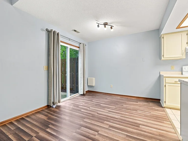 6032 Sawmill Woods Dr — Photo 8