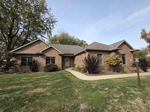 5579 N Fairway Rd, Olney, IL 62450