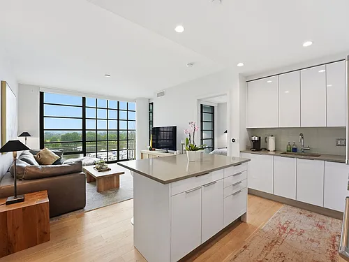 45 Sutton Sq SW Photo 1