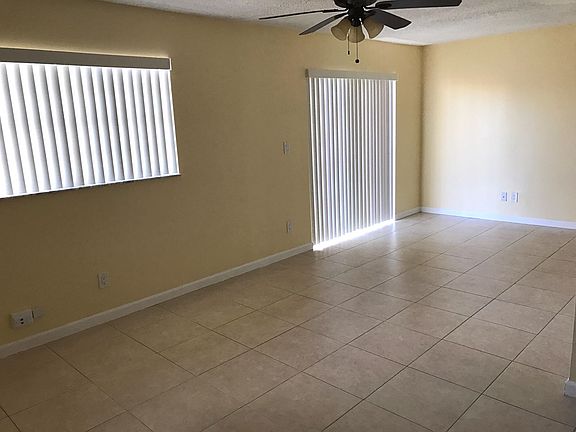 5th image of 22 Ann Lee Ln