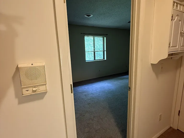 265 Sycamore Dr #20 — Photo 17
