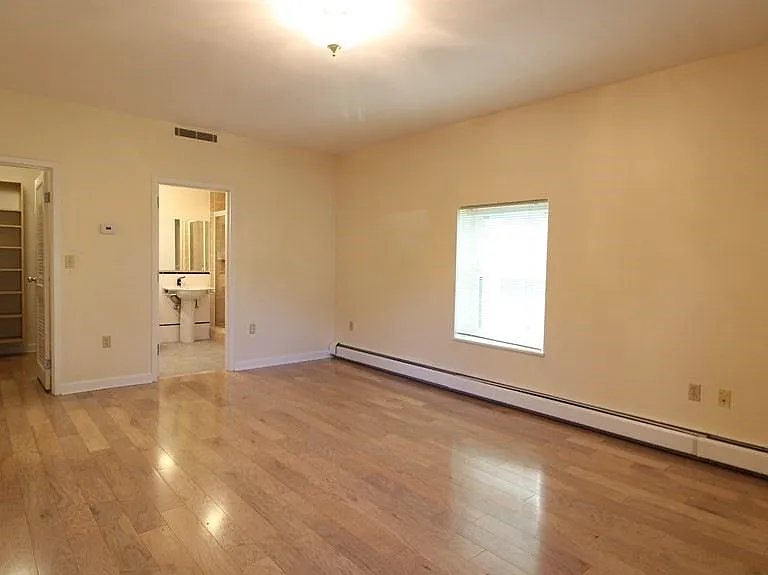 50 Winchester St #304 — Photo 8