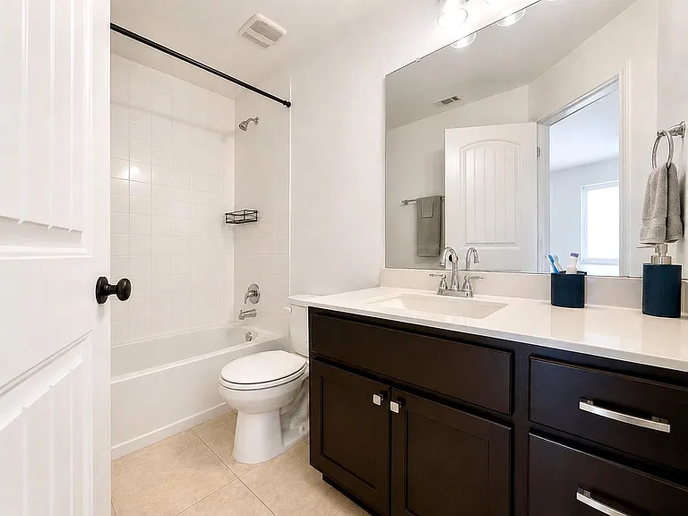 402 Crater Lake Dr — Photo 17