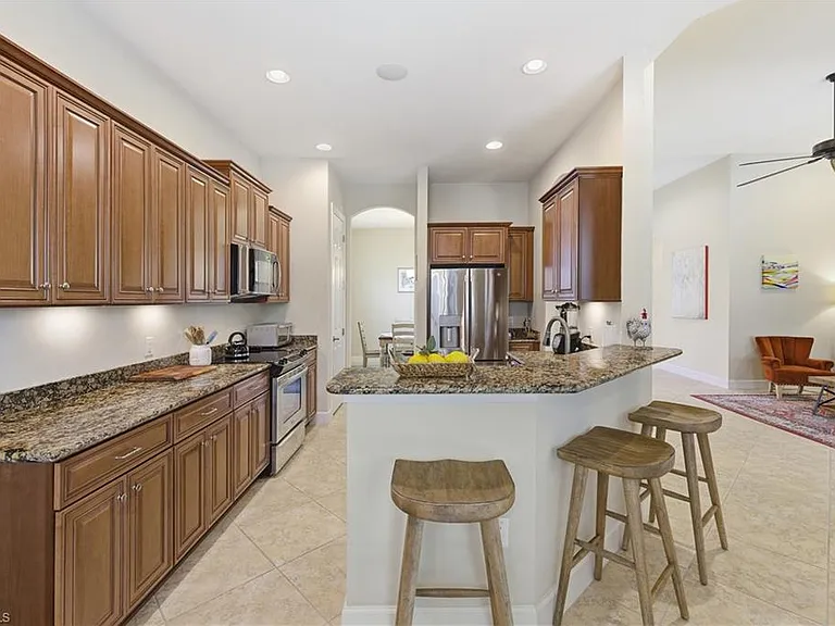 7932 Princeton Dr — Photo 5
