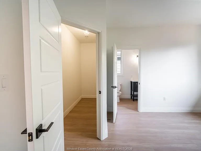 1210 Laurendeau Ave — Photo 16