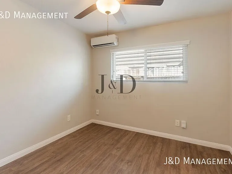 1430 Dubuque St — Photo 12