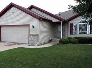 27 Crosswinds Ct, Bloomington, IL