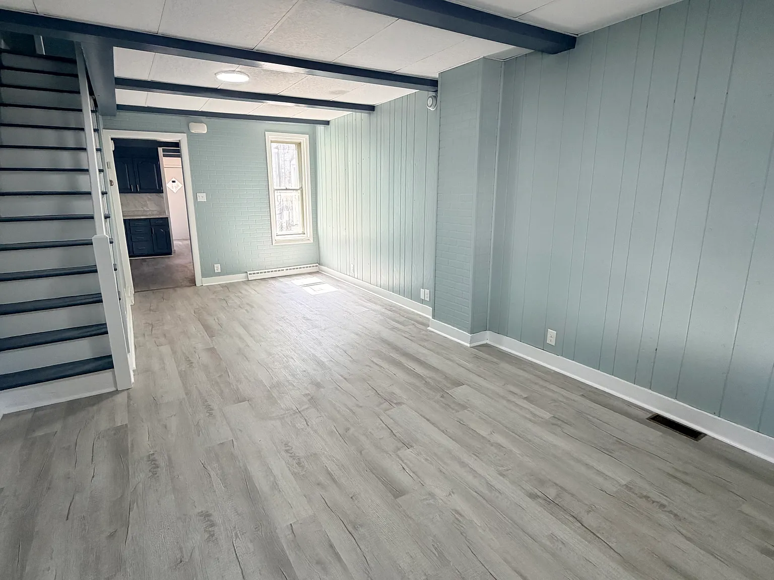 424 W Windsor St — Photo 3