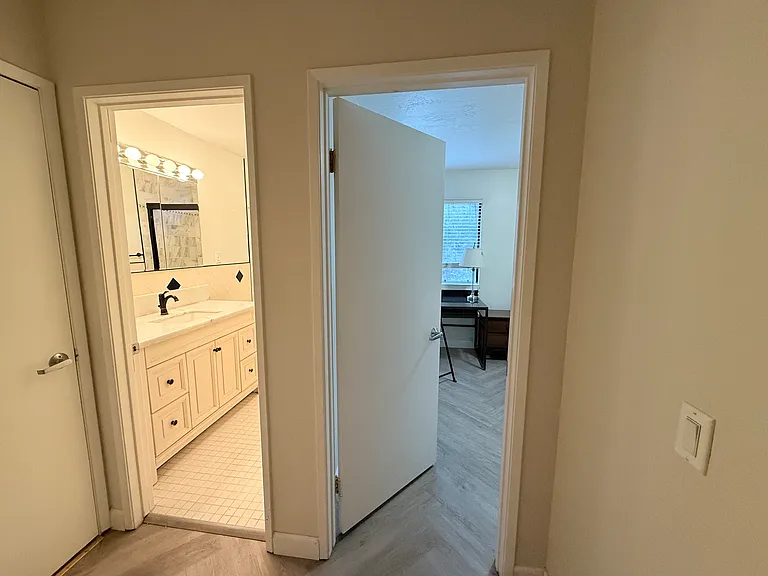 Sunnydale Dr — Photo 10