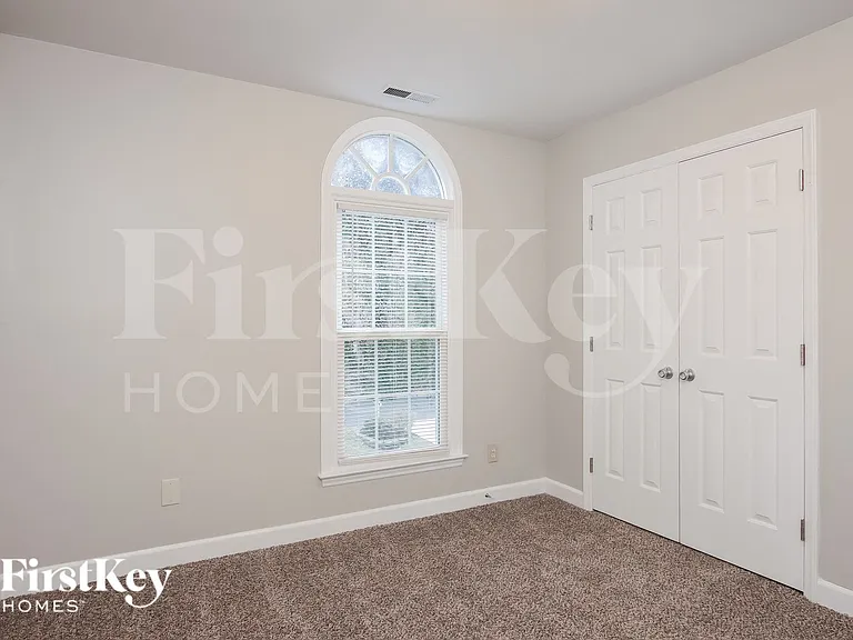 1792 Glenridge Dr — Photo 13