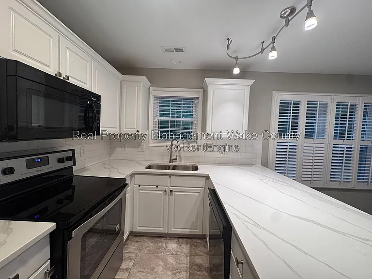 4021 Wellington Ridge Loop — Photo 14