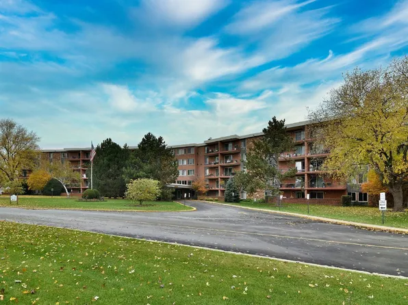 16 E Old Willow Rd APT 107S, Prospect Heights, IL 60070