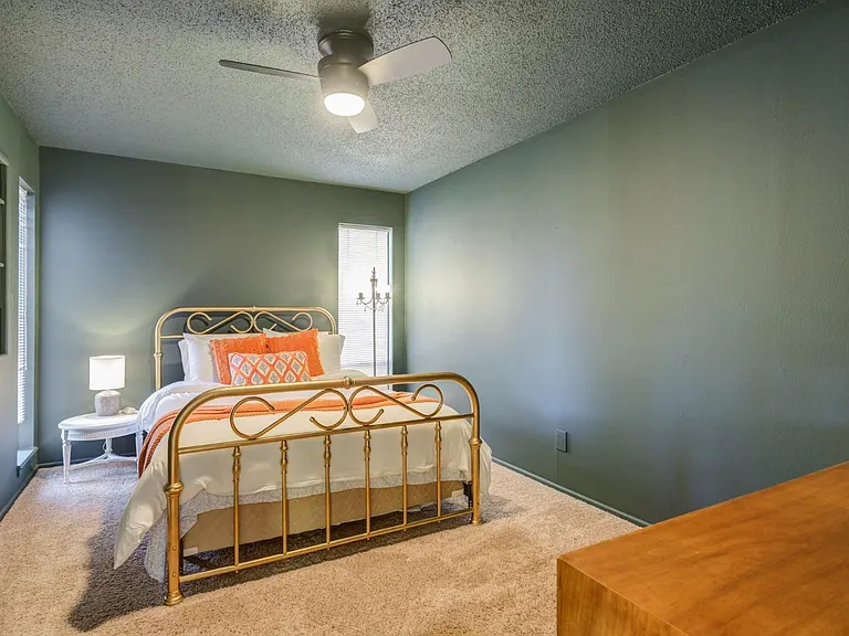 58 E Lakeshore Dr — Photo 44