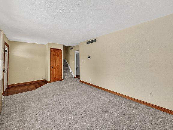 5th image of 17928 Darden Rd