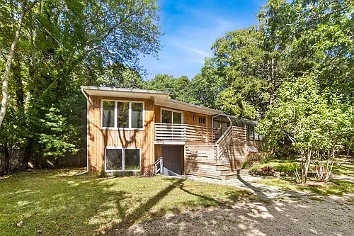 137 Town Ln Photo 1