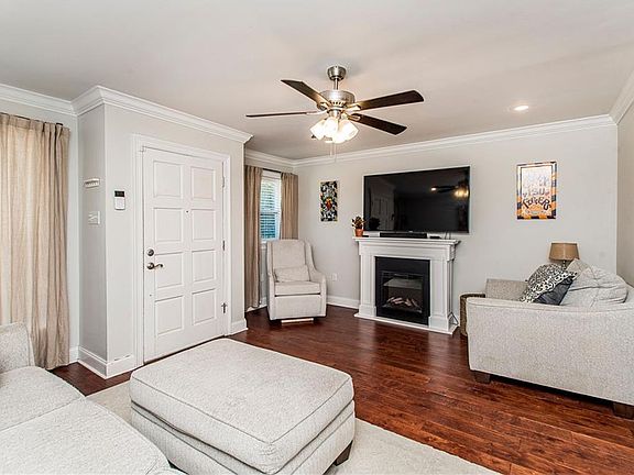 5th image of 3016 N Turnbull Dr