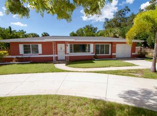 812 Country Club Rd N, Saint Petersburg, FL 33710