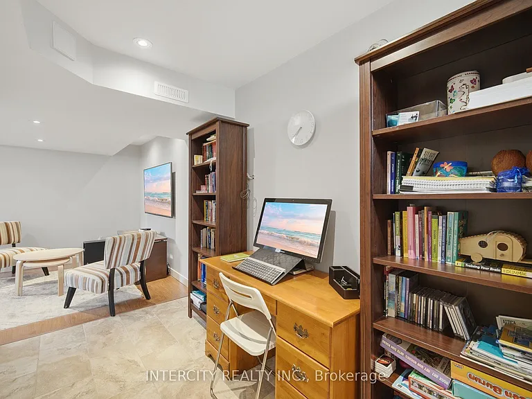 64 Coranto Way — Photo 14