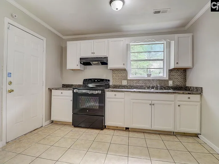 329 Saddlefield Rd — Photo 4