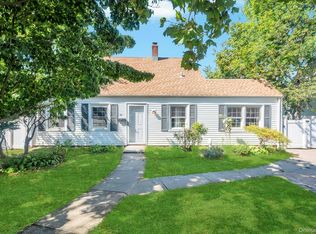 81 Division Ave, Levittown, NY 11756