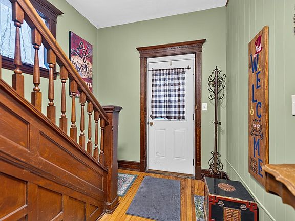 5th image of 404 N Main St
