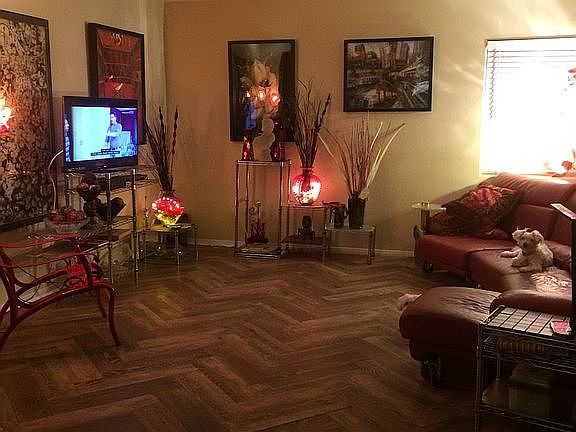 Living room-wood tile