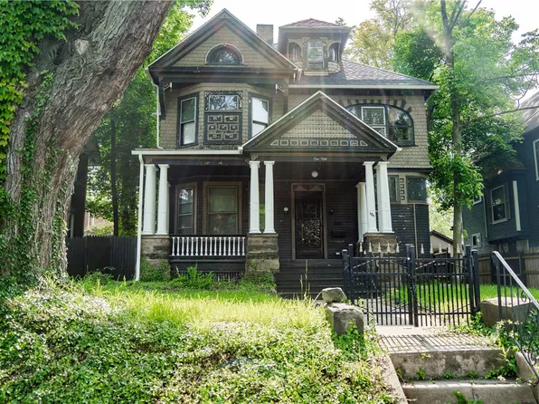 150 Euclid Ave, Sharon, PA 16146