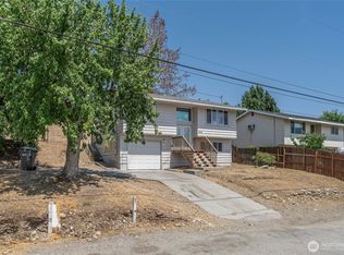 2117 S Majestic Dr, East Wenatchee, WA 98802