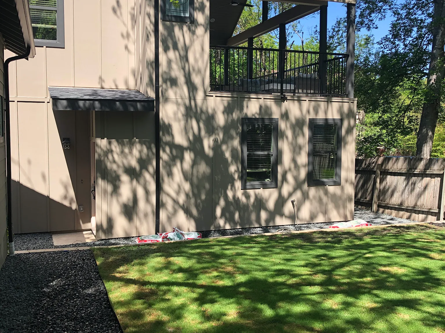 5 bed, 2000 sqft, $8,750 — Photo 3