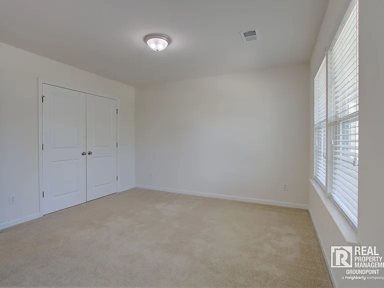 104 Elliot Creek Ln — Photo 20