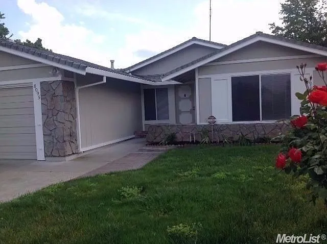 8095 Ingleside Way photo 1