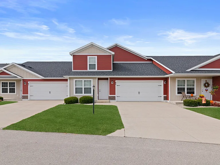 Perry Creek Townhomes - Midland, MI — Photo 35
