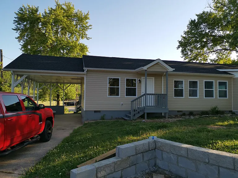 102-104 Latimer Rd — Photo 1