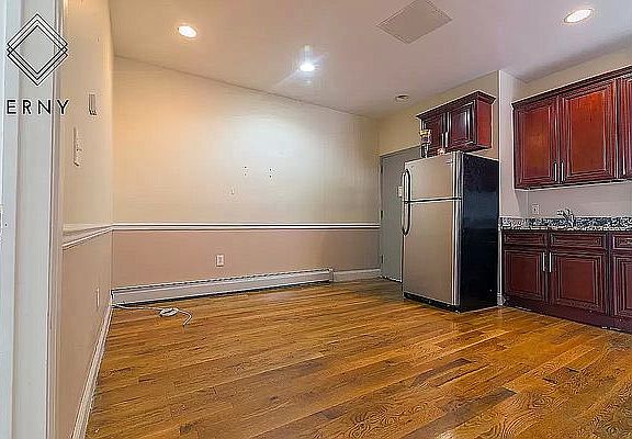 3rd image of 1926 Pacific St #1