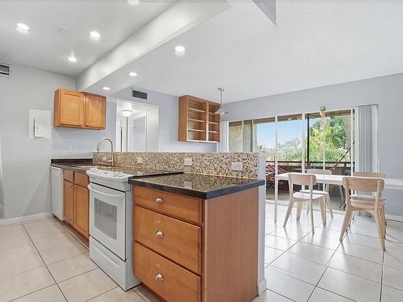 2nd image of 5218 NE 6th Avenue #G2