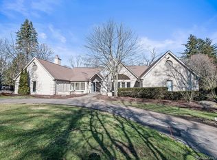 860 Lone Pine Rd, Bloomfield Hills, MI 48302
