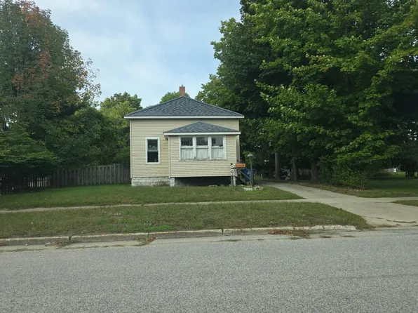 503 N Delia St, Ludington, MI 49431
