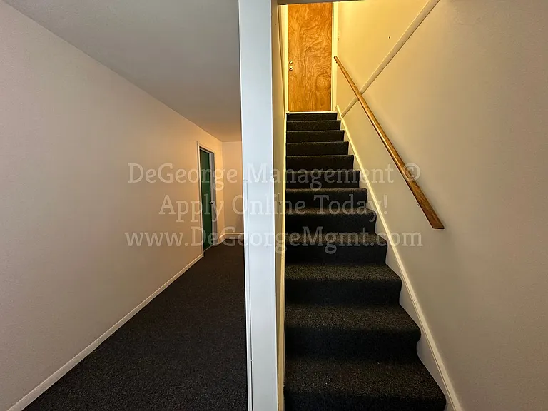 1161 E Union St — Photo 4