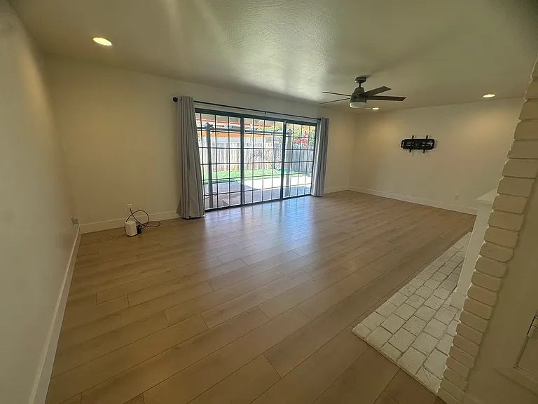 9101 Rosewood Dr — Photo 18
