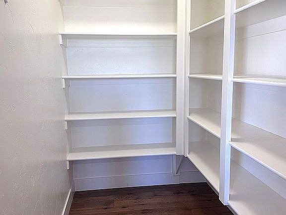 Walk in Pantry